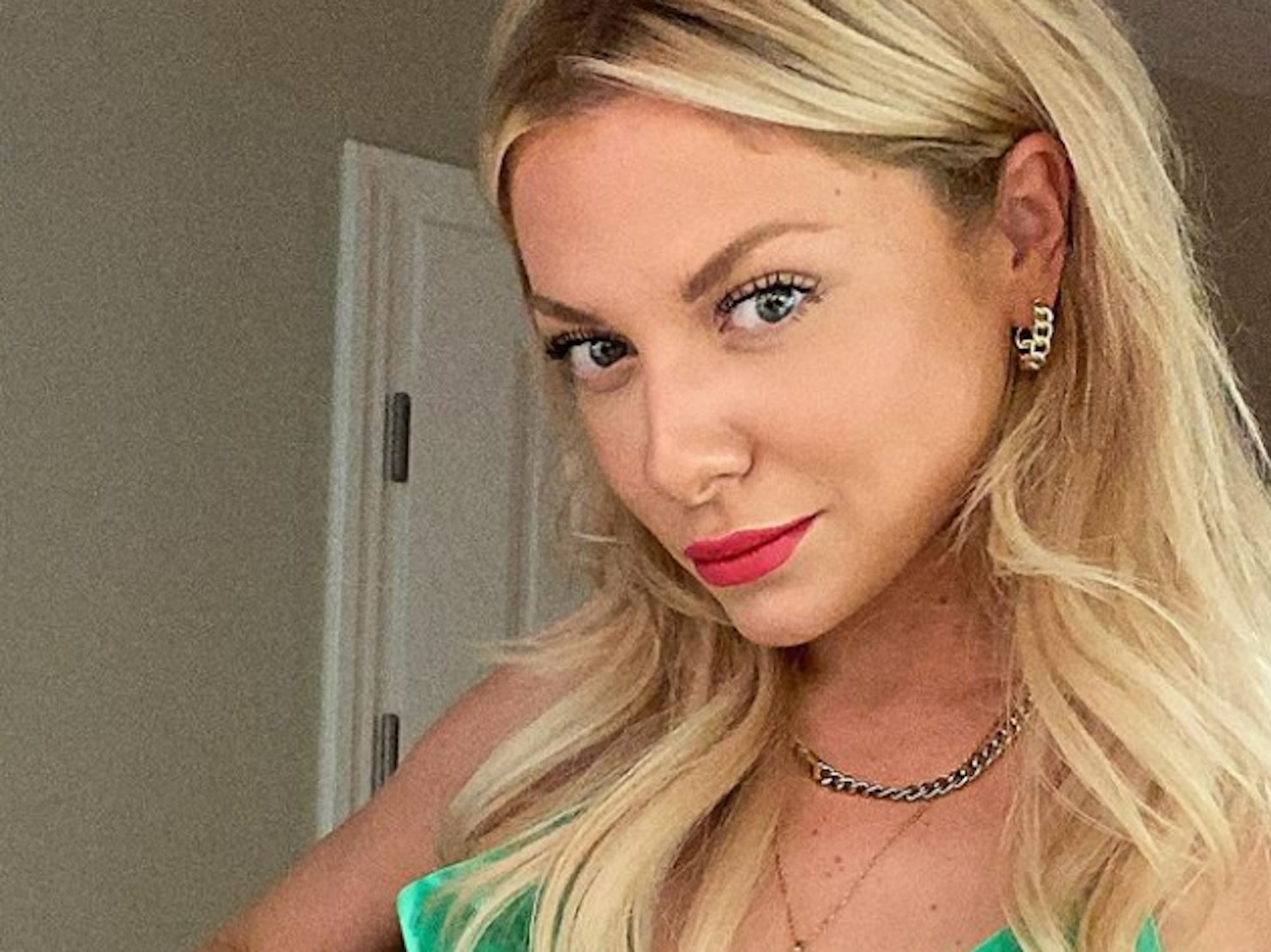 Valentina Pahde lächelt auf einem Instagram-Selfie vom 19.07.2021.