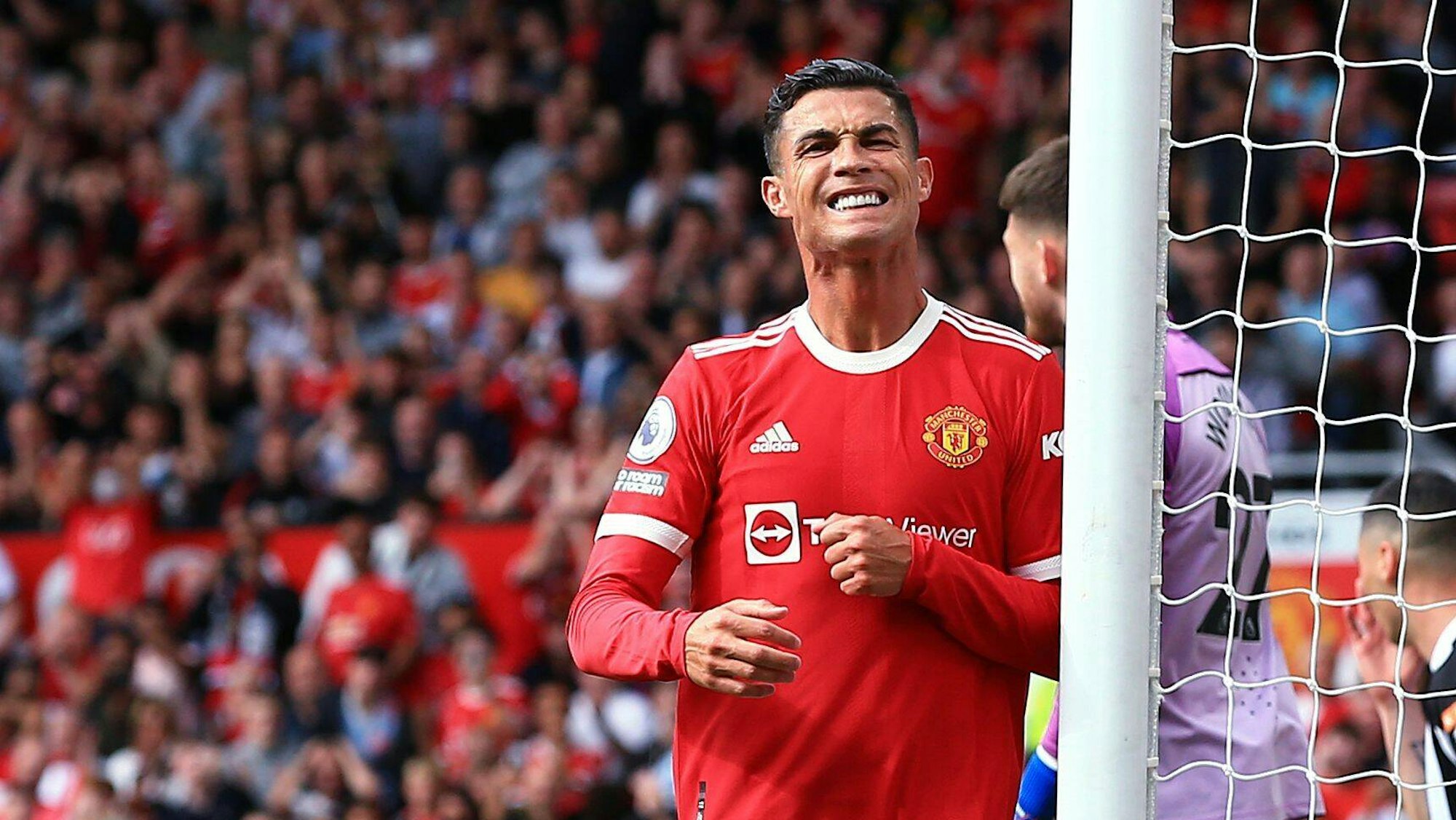 Ronaldo verzieht das Gesicht.