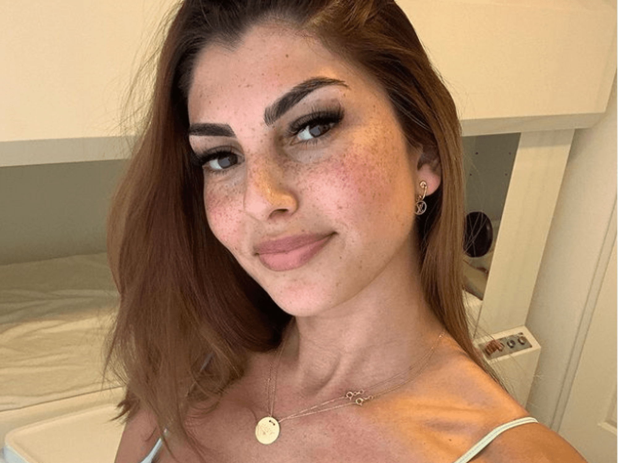 Yeliz Koc, hier auf einem Instagram-Selfie vom 24. August, überrascht ihre Follower mit einem freizügigen Bild.