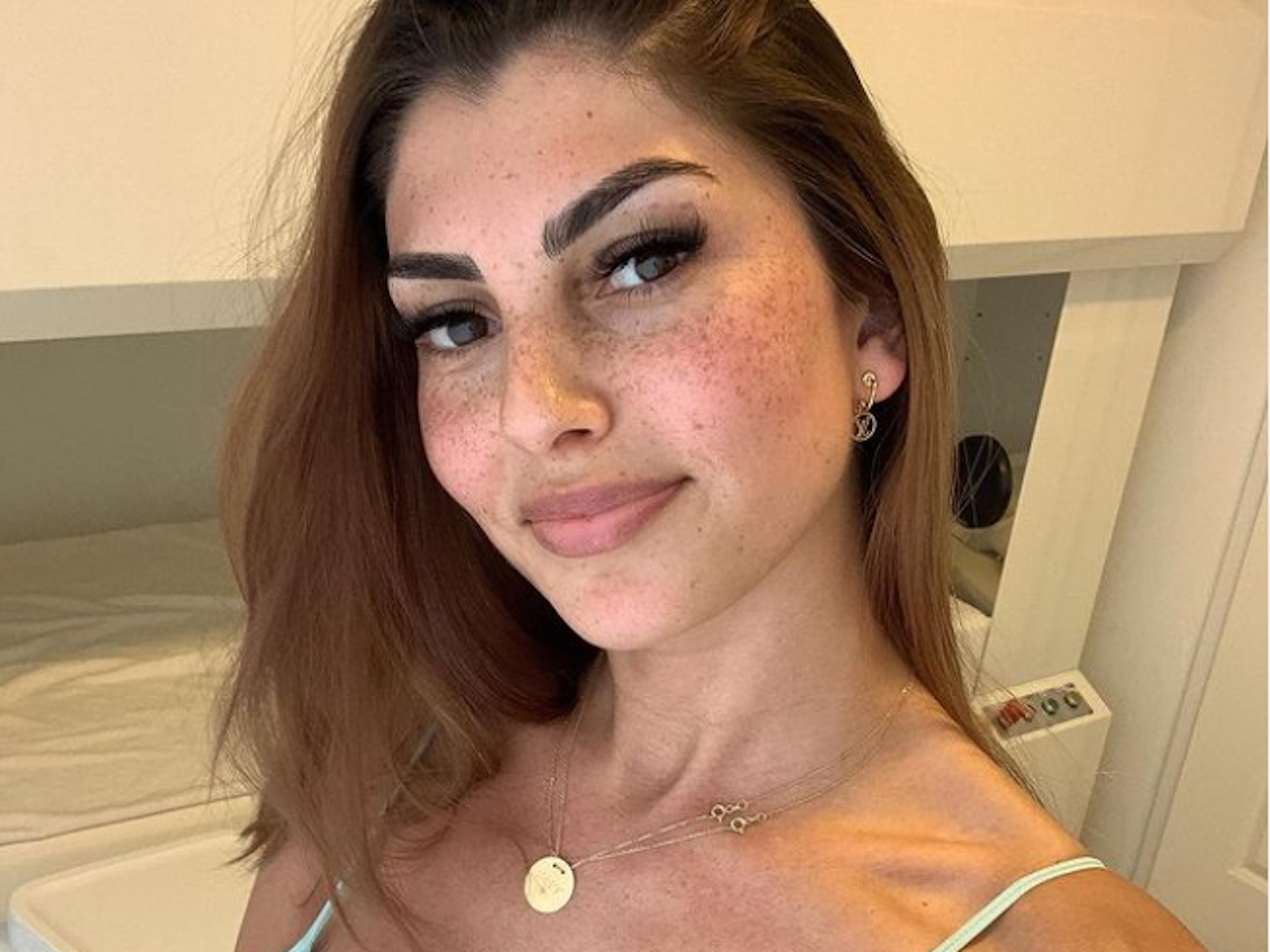 Yeliz Koc, hier auf einem Instagram-Selfie vom 24. August, überrascht ihre Follower mit einem freizügigen Bild.