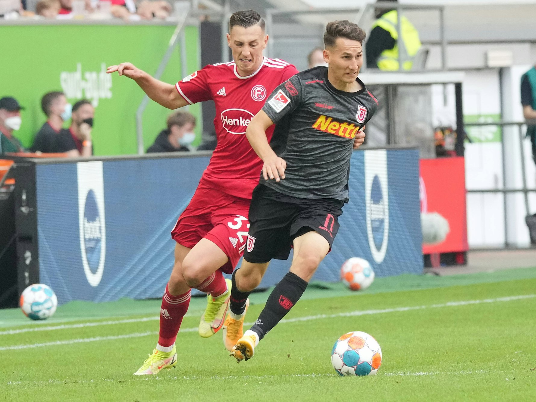 Robert Bozenik im Duell mit Konrad Faber