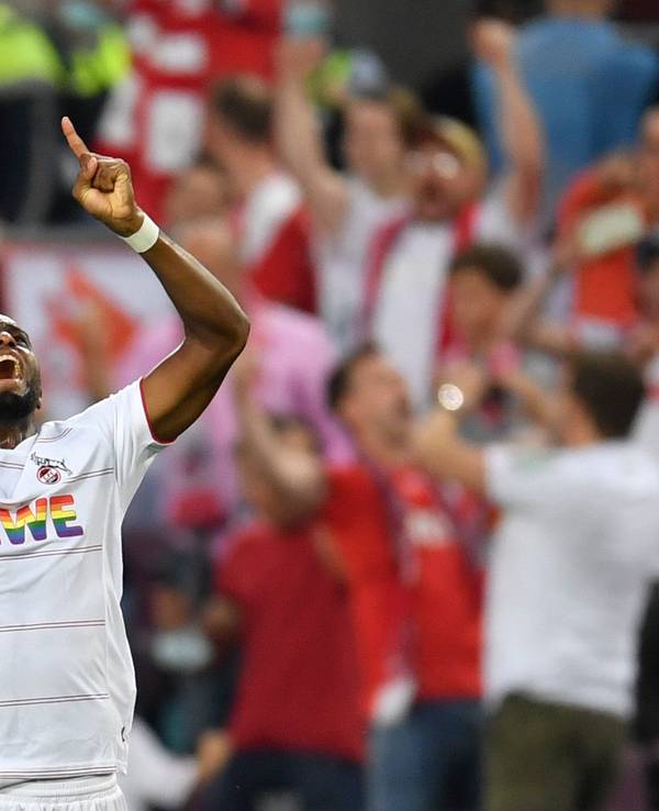 Anthony Modeste jubelt für den 1. FC Köln gegen RB Leipzig.