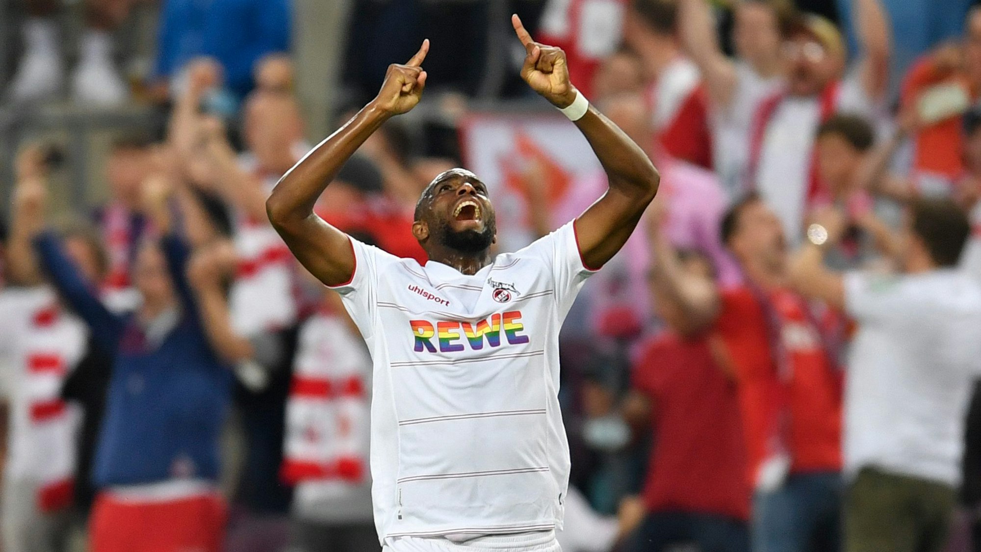 Anthony Modeste jubelt für den 1. FC Köln gegen RB Leipzig.