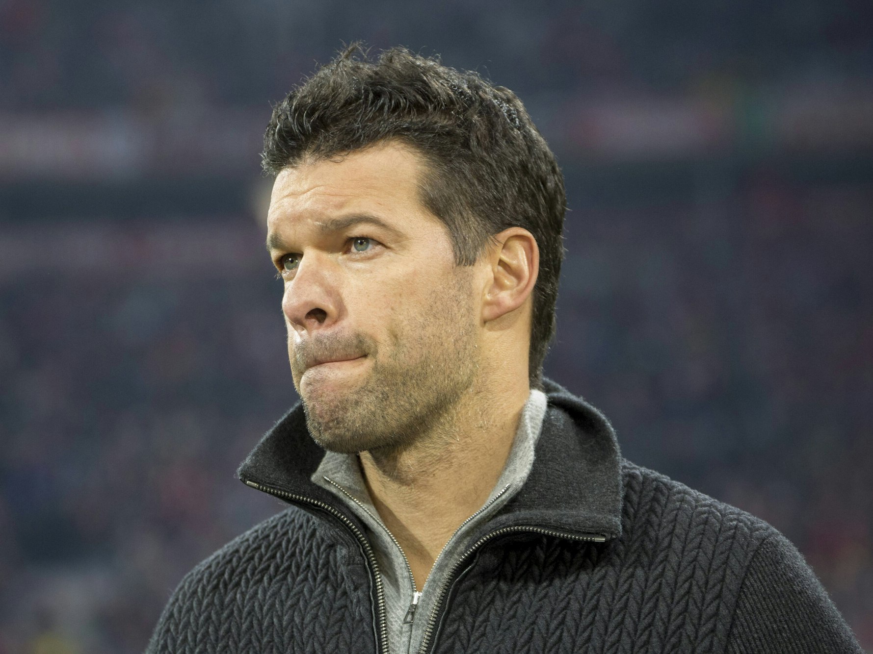 Michael Ballack beim DFB-Pokal-Achtelfinale zwischen dem BVB und dem FC Bayern im Dezember 2017.