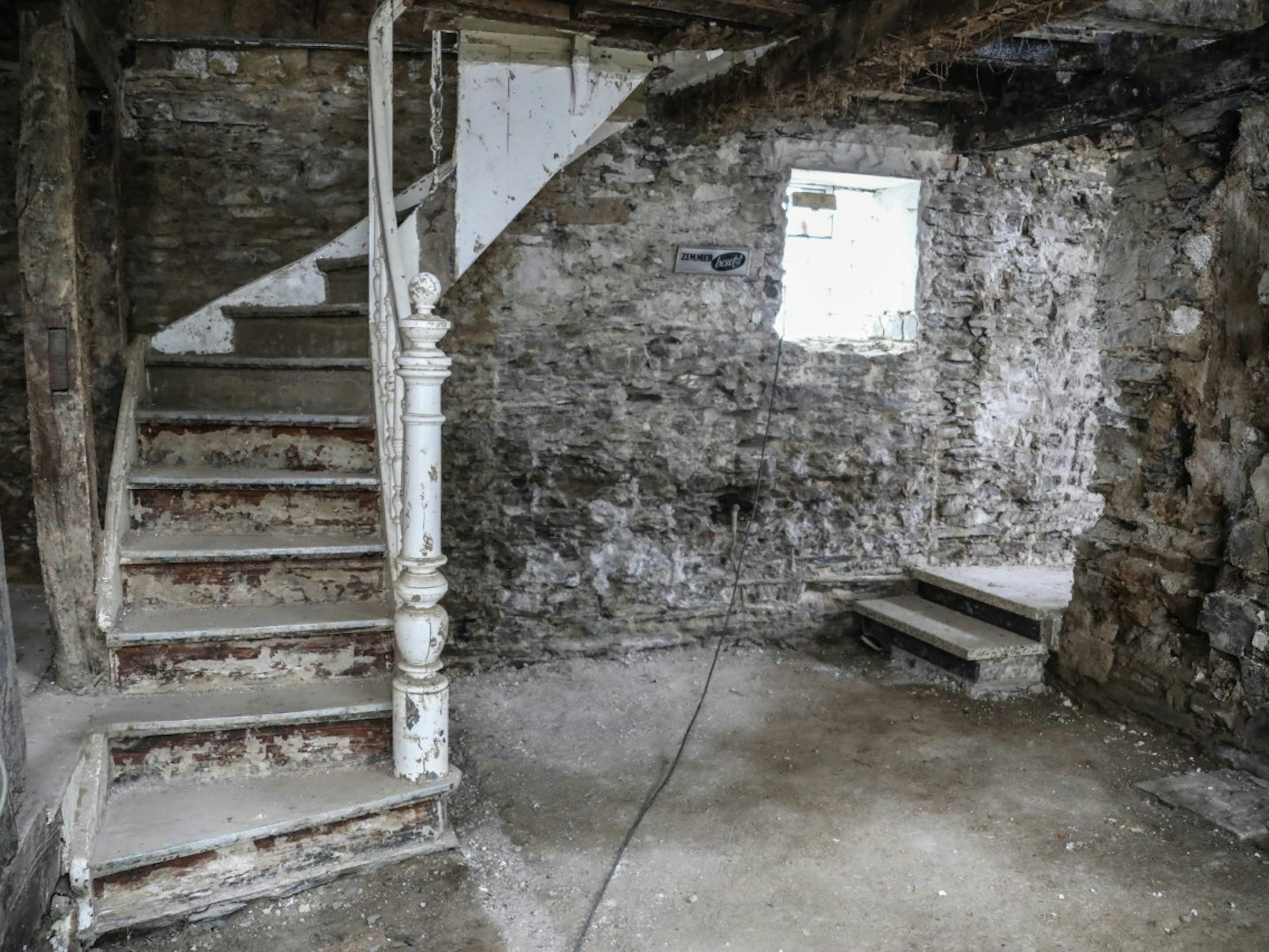 Ruine in Dernau nach der Hochwasserkatastrophe (17. September)