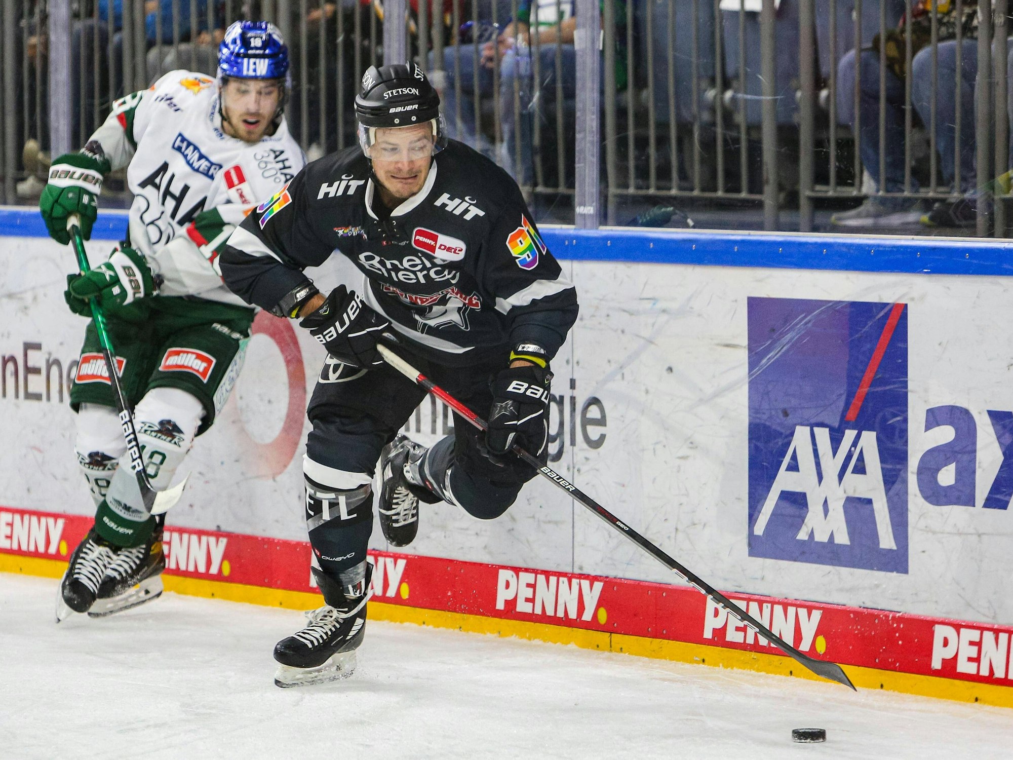 Moritz Müller von den Kölner Haien im Spiel gegen die Augsburger Panther.