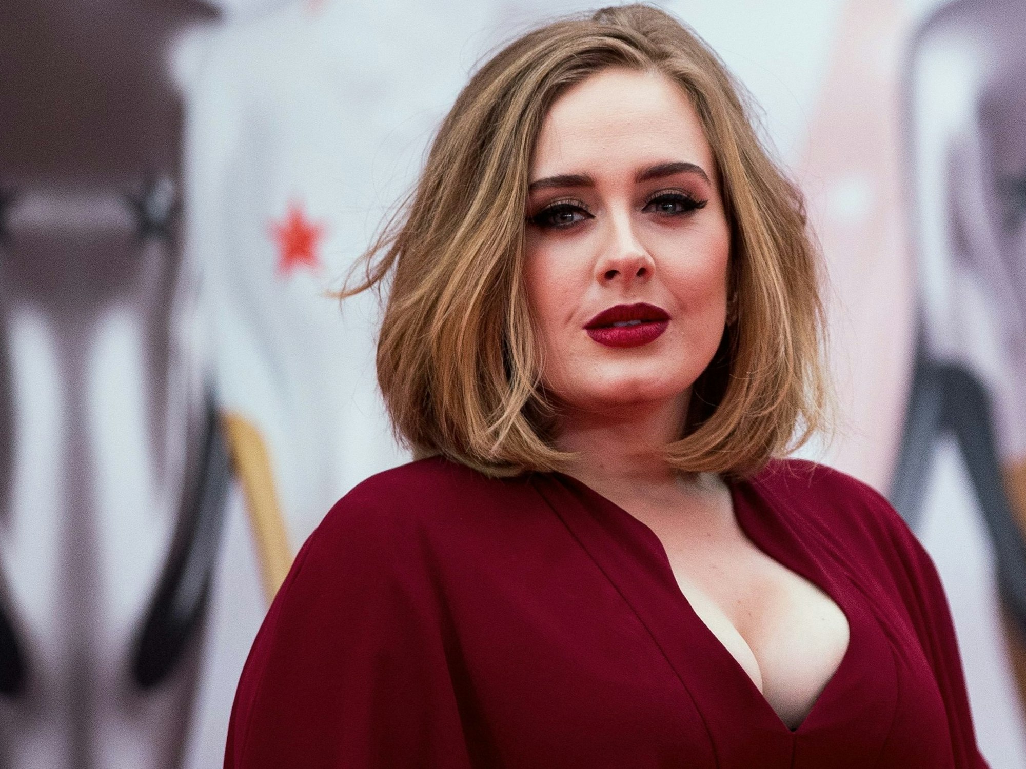 Sängerin Adele, hier ein Foto vom 24. Februar 2016, will am 15. Oktober 2021 eine neue Single veröffentlichen.