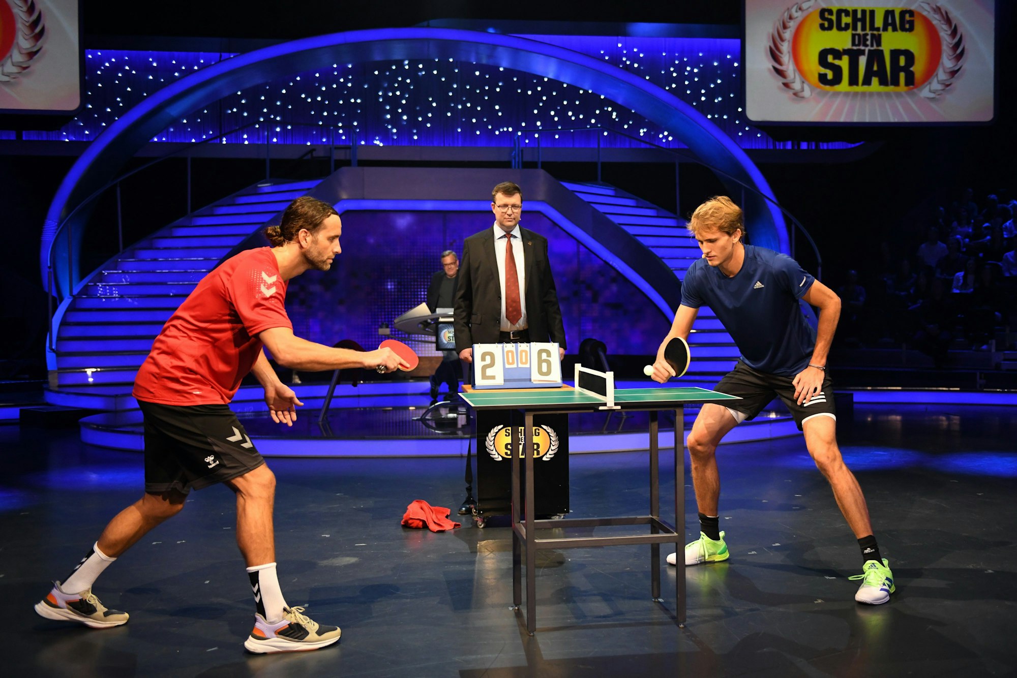 Silvio Heinevetter spielt bei „Schlag den Star“ Tischtennis gegen Alexander Zverev.