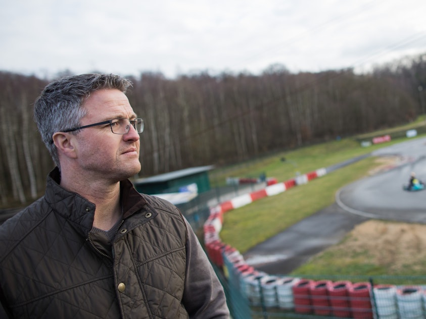 Der ehemalige Formel 1-Rennfahrer Ralf Schumacher steht am 10.1.2018 auf der Kartbahn in Kerpen.