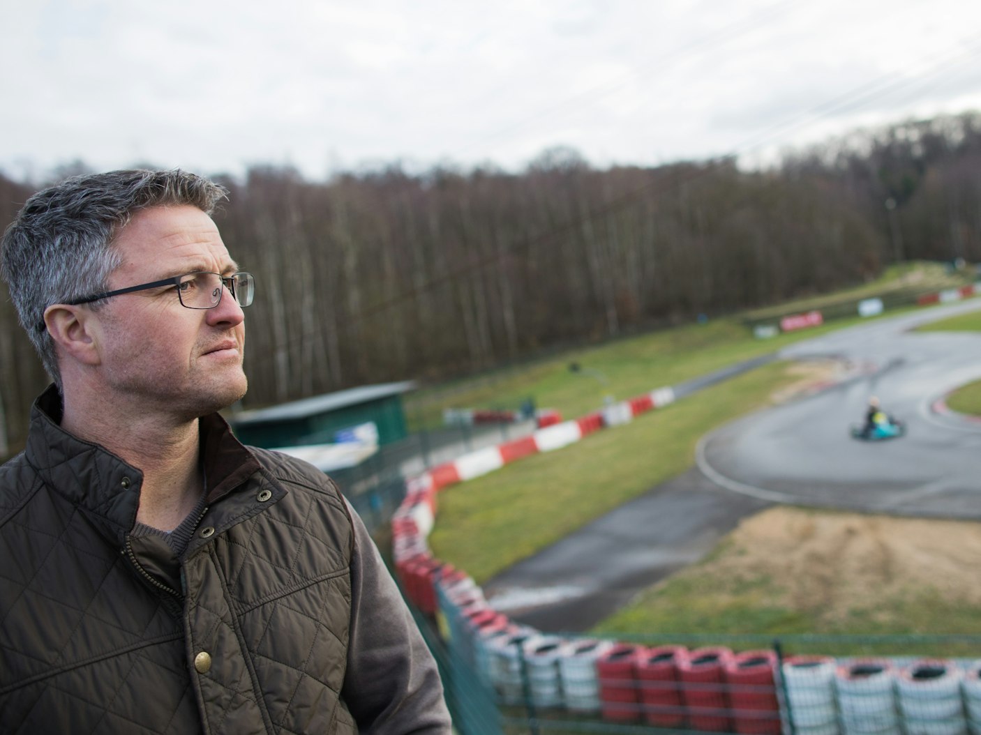 Der ehemalige Formel 1-Rennfahrer Ralf Schumacher steht am 10.1.2018 auf der Kartbahn in Kerpen.