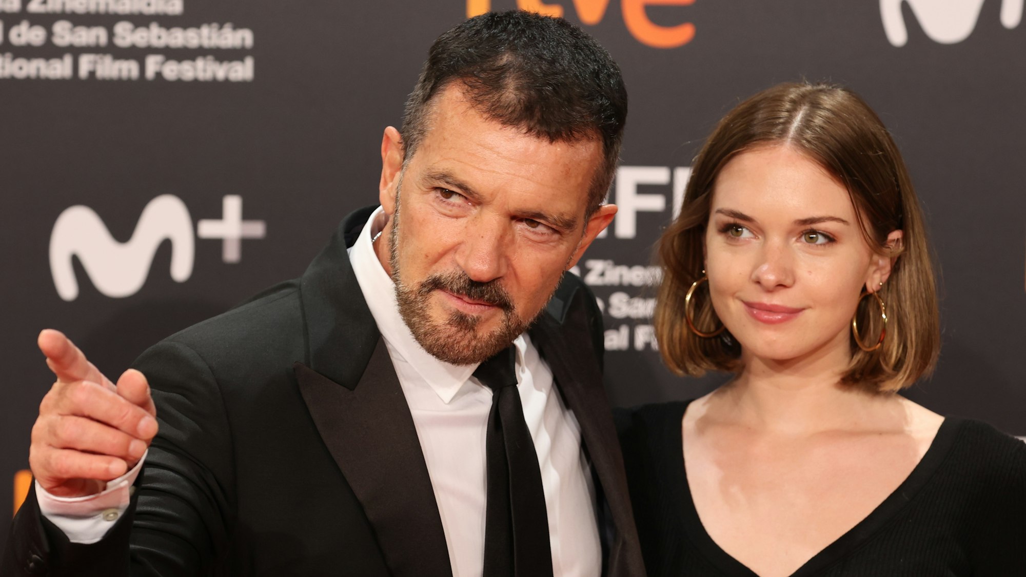 Der Schauspieler Antonio Banderas und seine Tochter Stella kommen am 17. September 2021 zur Eröffnungsgala des Filmfestivals von San Sebastian.