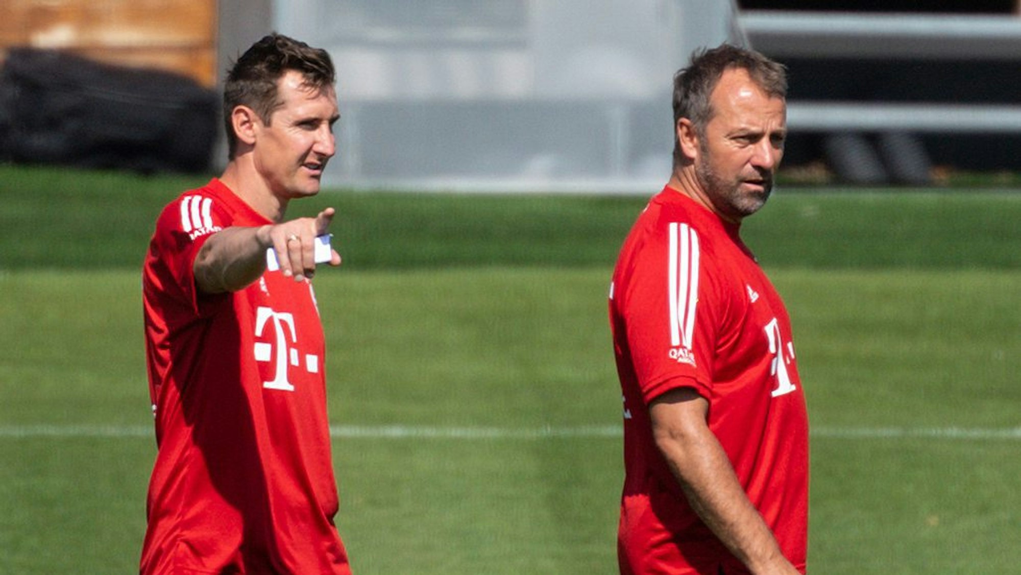Miroslav Klose und Hansi Flick leiten ein Training des FC Bayern München