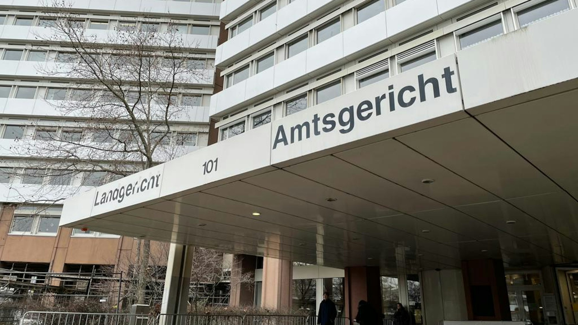 Der Eingang zum Land- und Amtsgericht in Köln