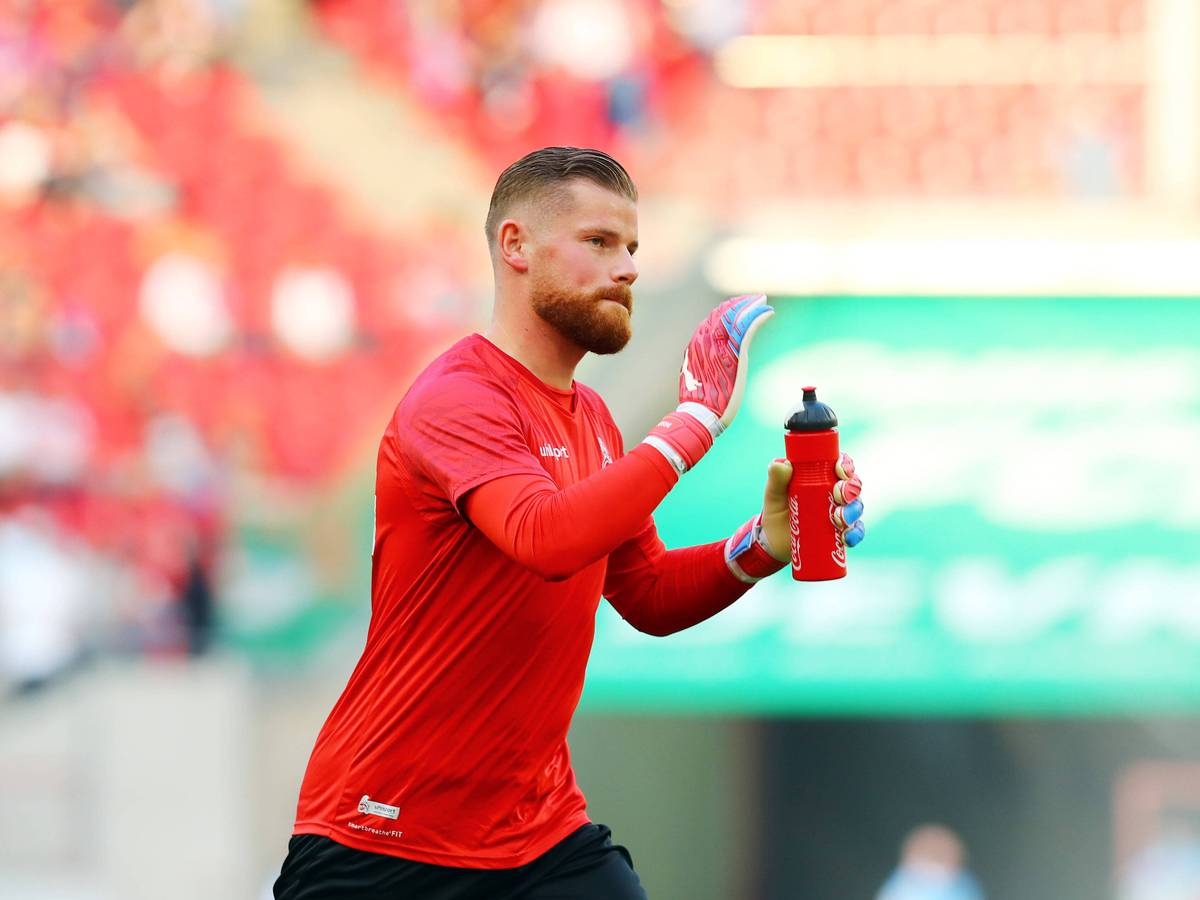 FC-Torwart Timo Horn vor dem Spiel gegen RB Leipzig.