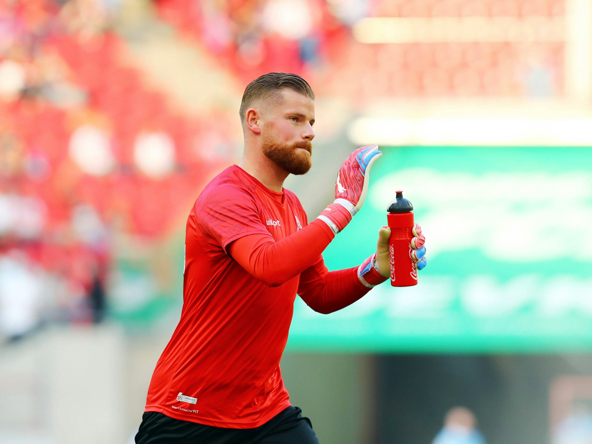 FC-Torwart Timo Horn vor dem Spiel gegen RB Leipzig.