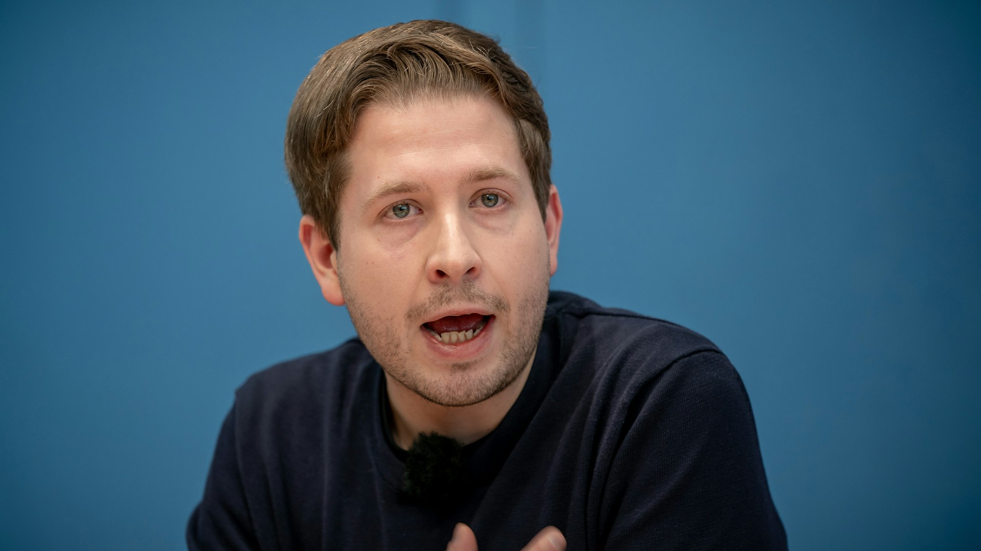 Stellvertretender SPD-Bundesvorsitzender Kevin Kühnert, hier im November 2020 bei einer Pressekonferenz, muss sich bei Markus Lanz einiger Kritik stellen.