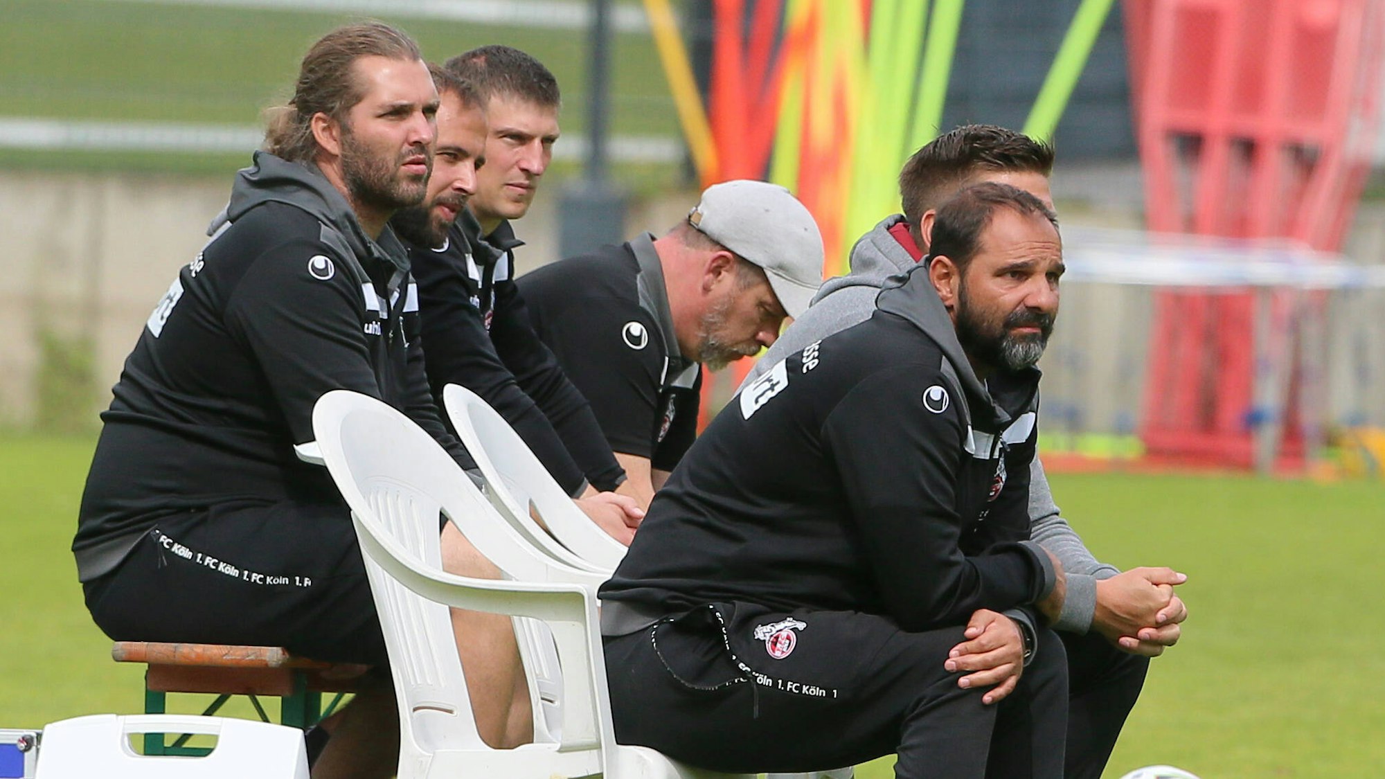 Stefan Ruthenbeck und sein Staff an der Seitenlinie