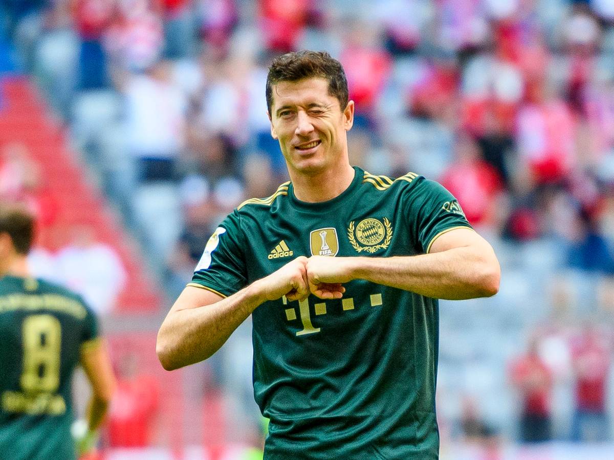 Robert Lewandowski jubelt