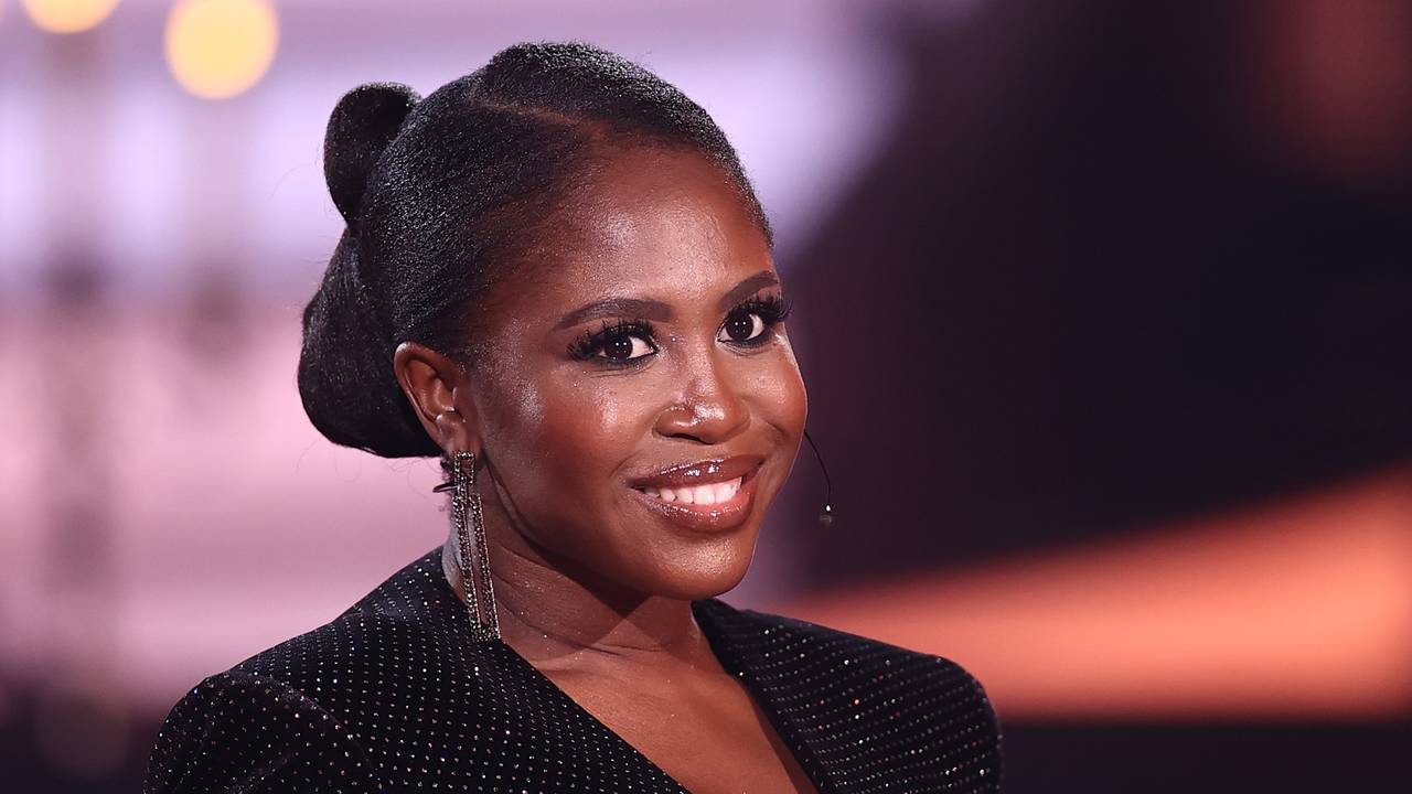 Motsi Mabuse, Jurymitglied, steht während der siebten RTL-Show von «Let's Dance» auf der Tanzfläche.