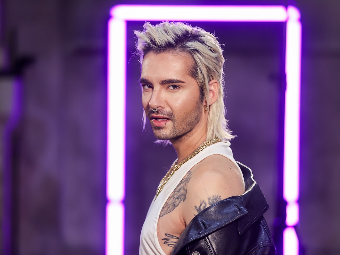 Musiker Bill Kaulitz posiert auf einem Foto bei der Verleihung der „About You“-Awards am 20. Mai 2021.