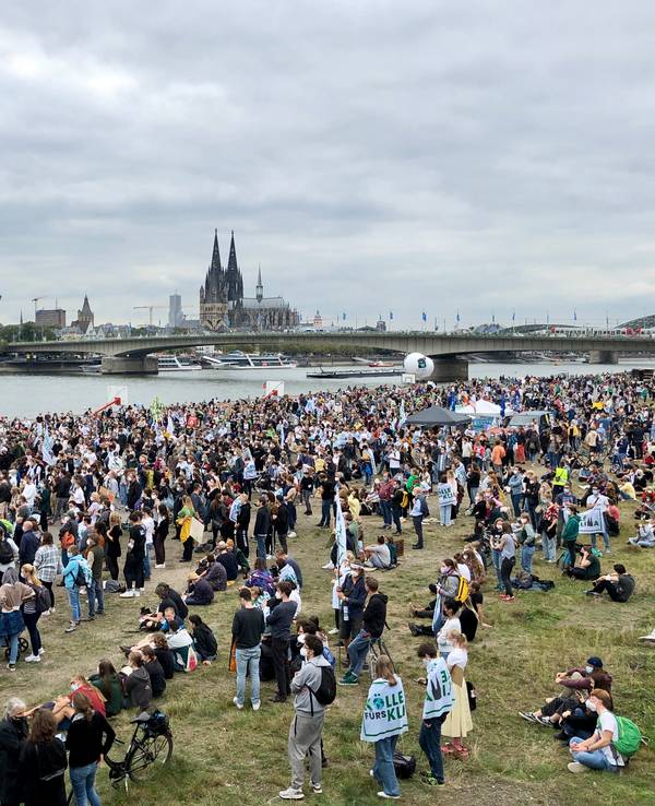 Demo von Fridays for Future an der Deutzer Werft in Köln.