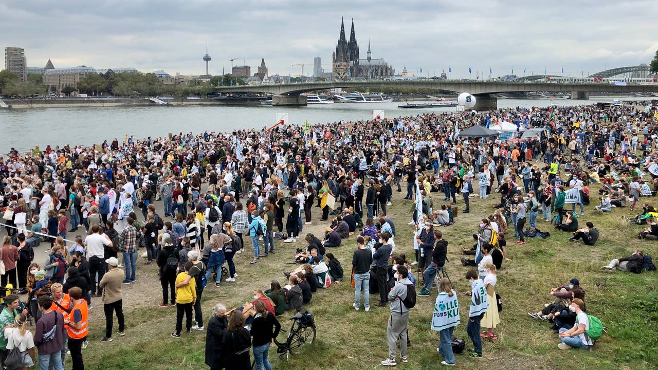 Demo von Fridays for Future an der Deutzer Werft in Köln.