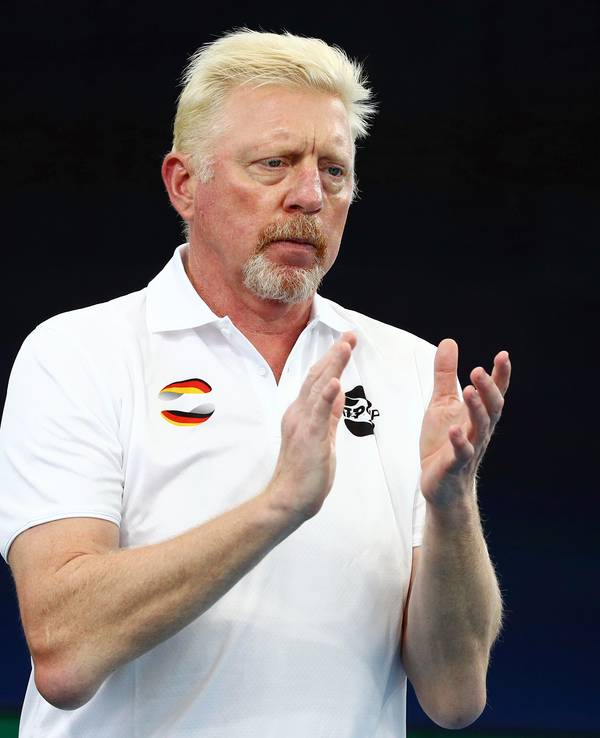 Wimbledon-Sieger Boris Becker klatscht auf einem Tennismatch beim ATP Cup am 7. Januar 2021.