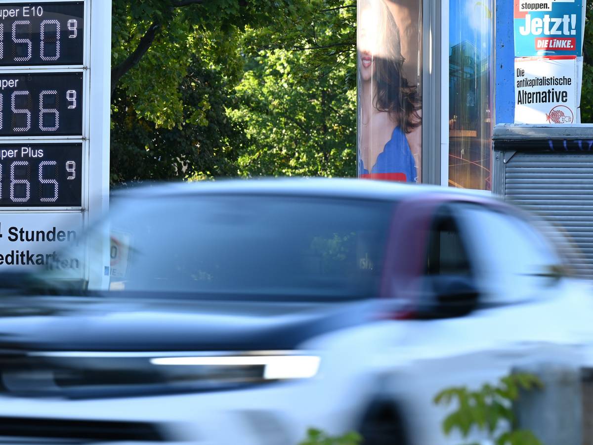 Wird mit der neuen Bundesregierung der Sprit an den Tankstellen wesentlich teurer? Unser Foto zeigt eine Preissäule an einer Tankstelle.