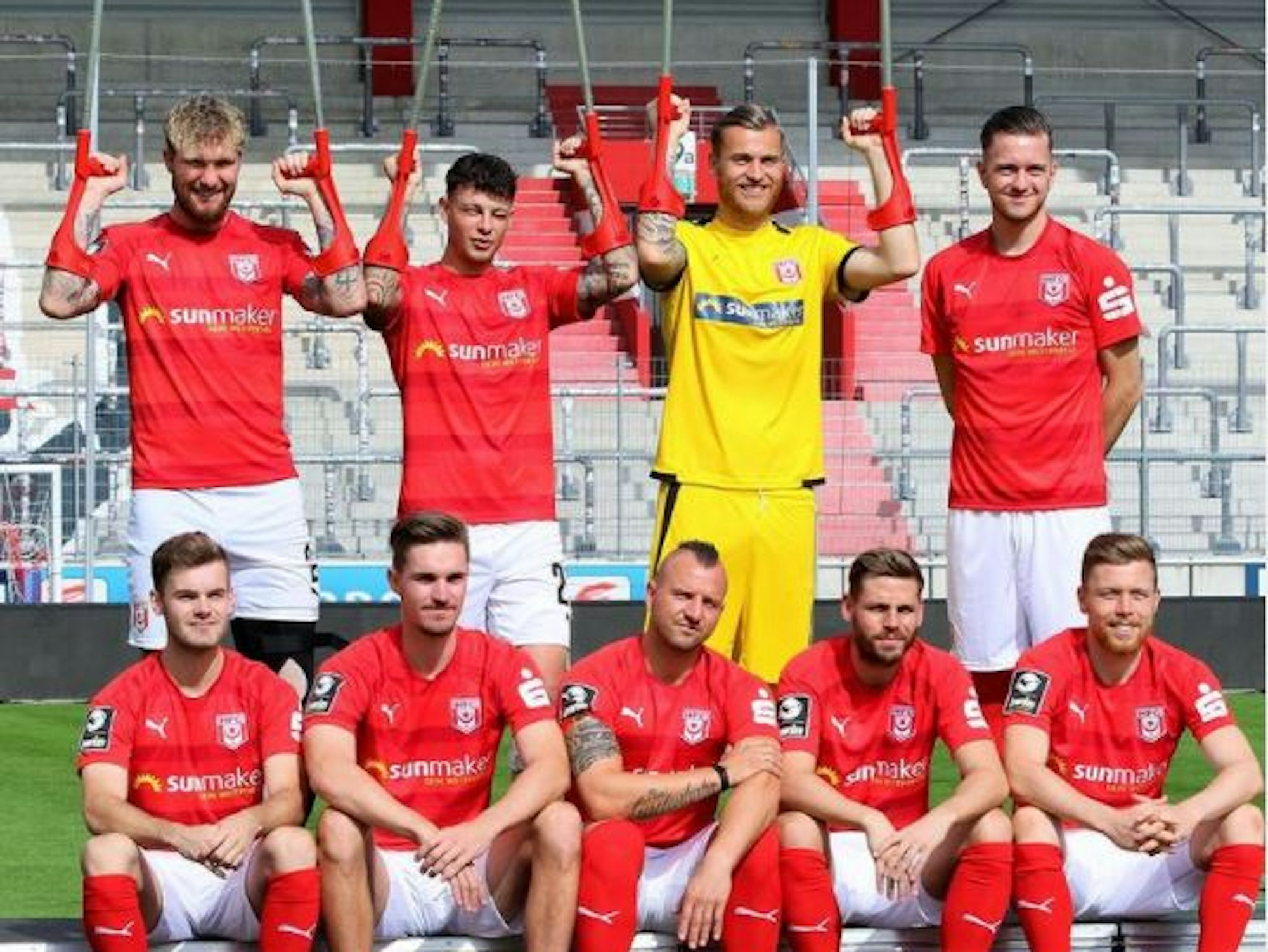 Mannschaftsfoto beim Halleschen FC bestehend aus den verletzten Spielern
