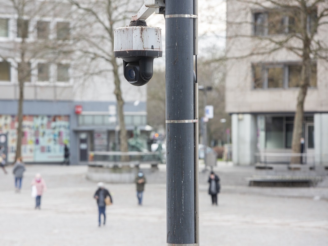 Videokamera am Wiener Platz in Köln.