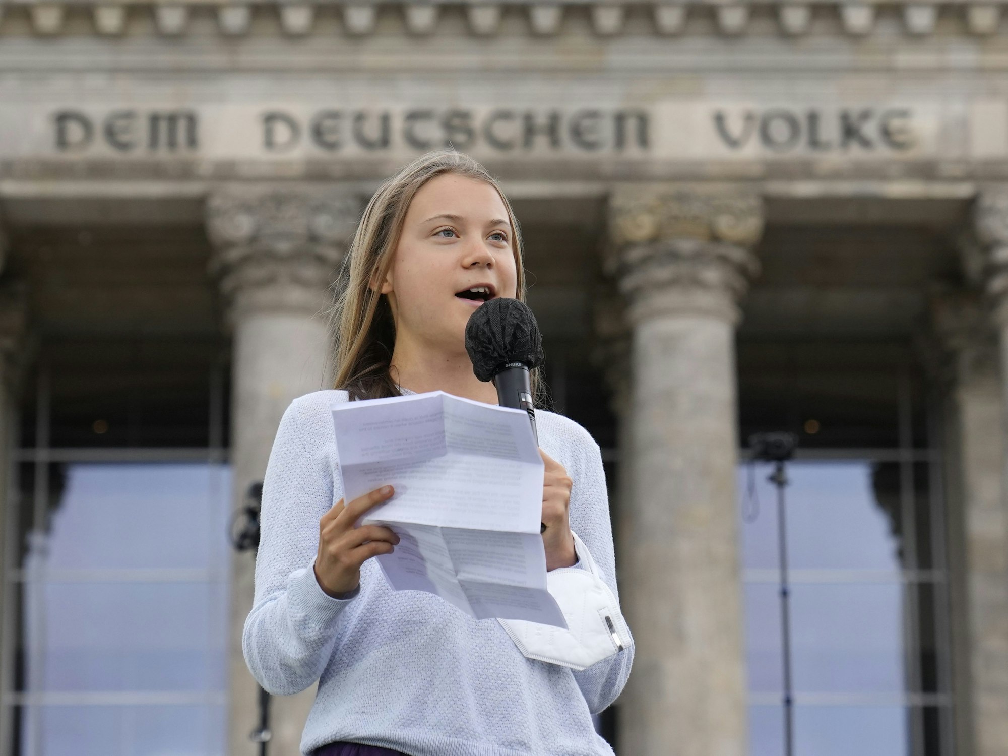 Greta Thunberg spricht am Freitag (24. September) vor dem Bundestag in Berlin.