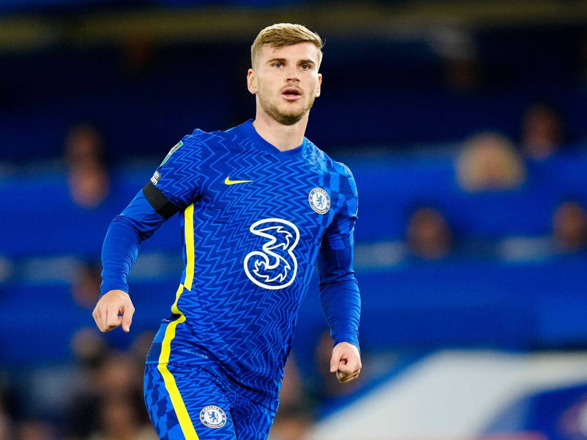 Timo Werner läuft über den Platz, hat den Mund leicht geöffnet.