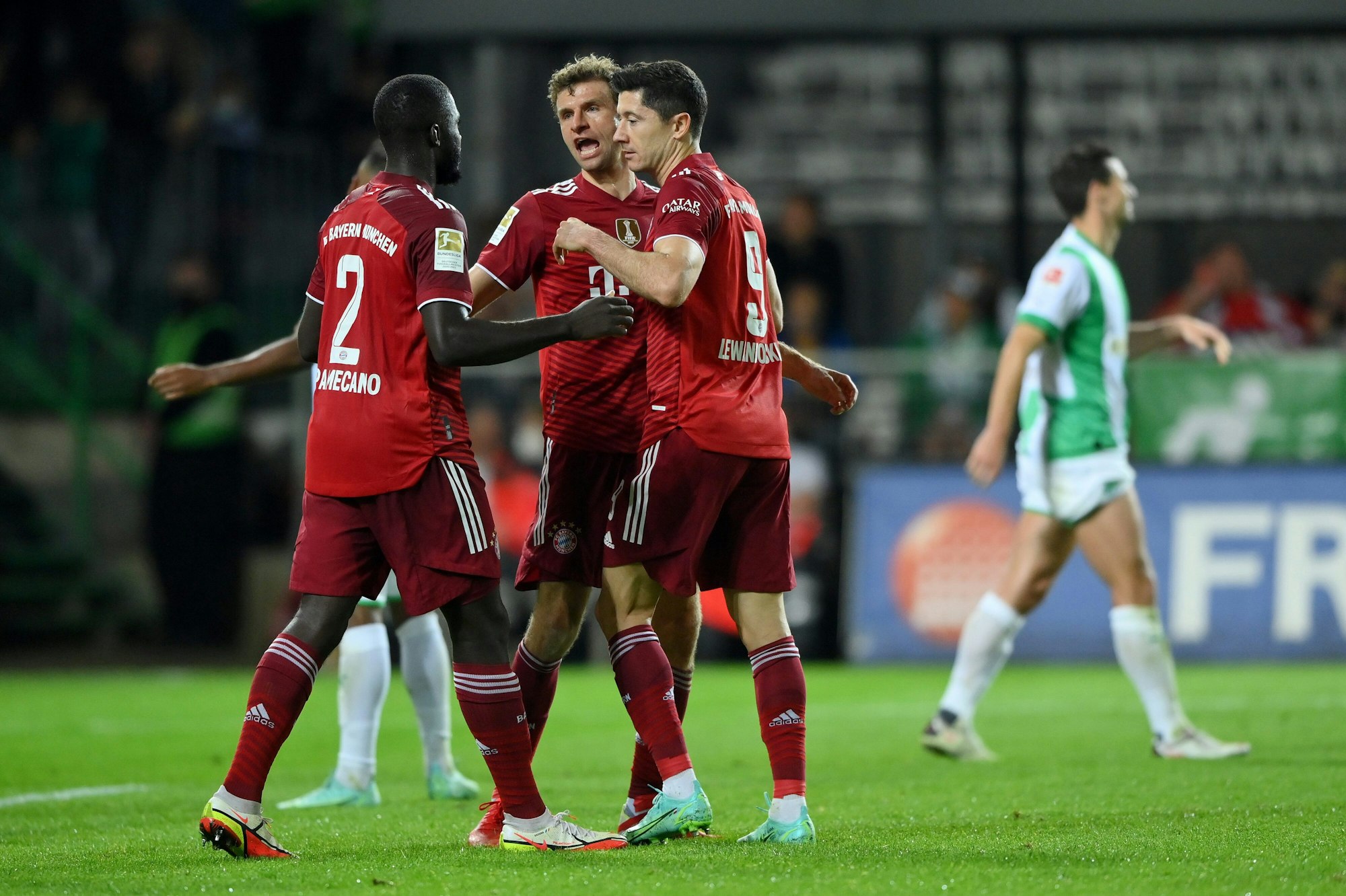 Die Bayern-Profis jubeln gegen Greuther Fürth