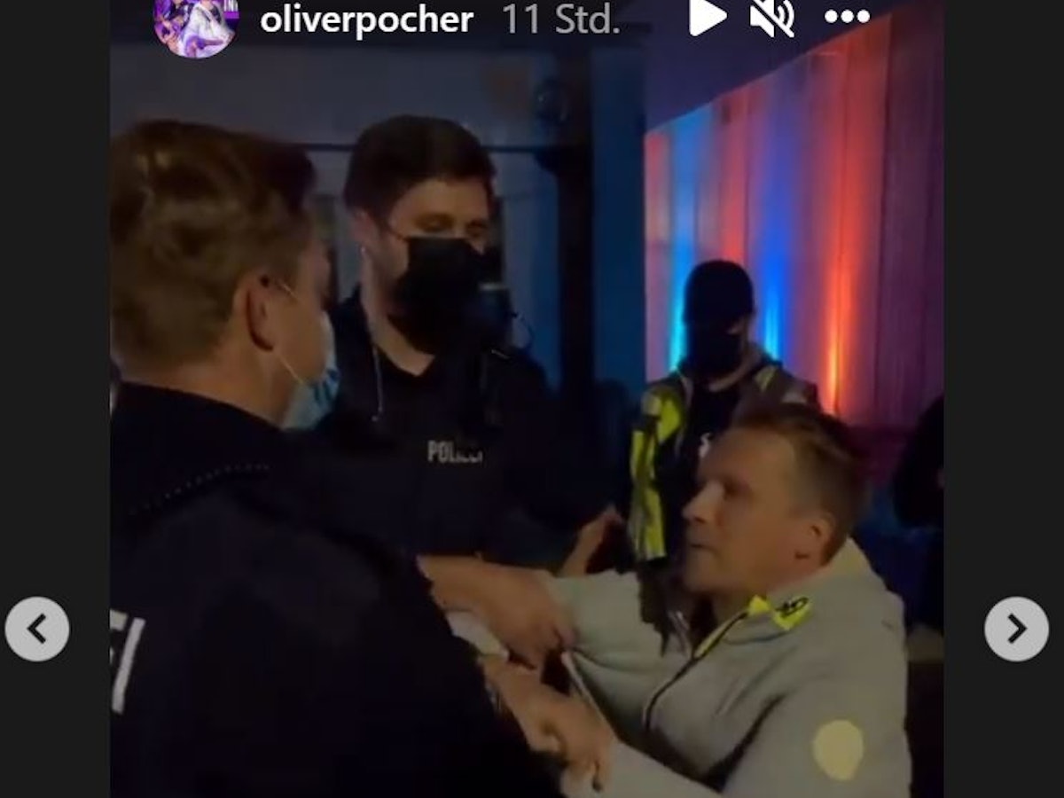 Beim „Strandkorb Open Air“ in Hartenholm (Schleswig-Holstein) wurde Comedian Oliver Pocher (43) von der Polizei abgeführt. Er hatte kurzzeitig gegen die Corona-Regeln verstoßen. Screenshot stammt aus seiner Instagram-Story.