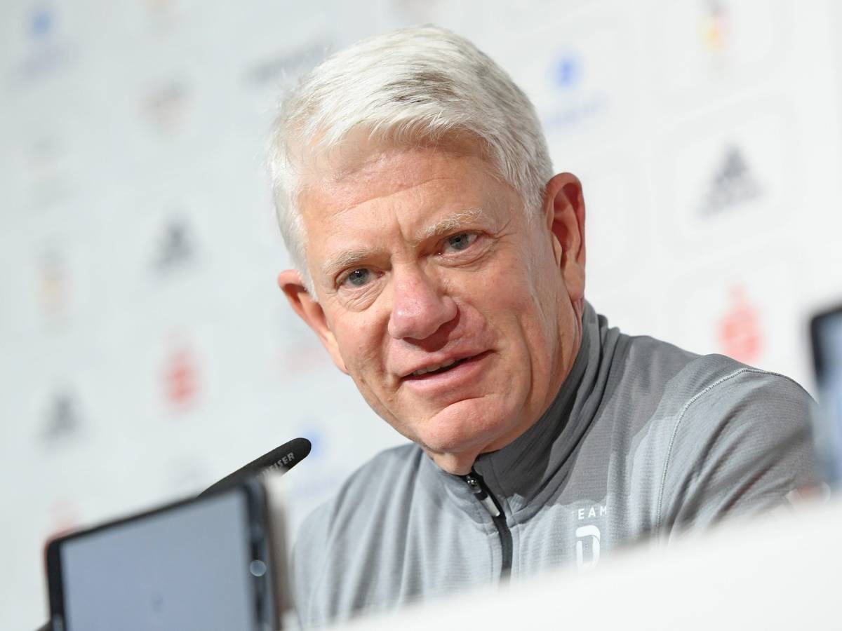 Franz Reindl, Präsident Deutscher Eishockey-Bund (DEB), gibt eine Pressekonferenz im Deutschen Haus während der Olympischen Spiele.