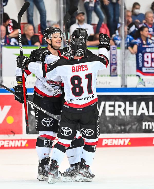 Torjubel: Andreas Thuresson 36, Kölner Haie und Moritz Müller 91