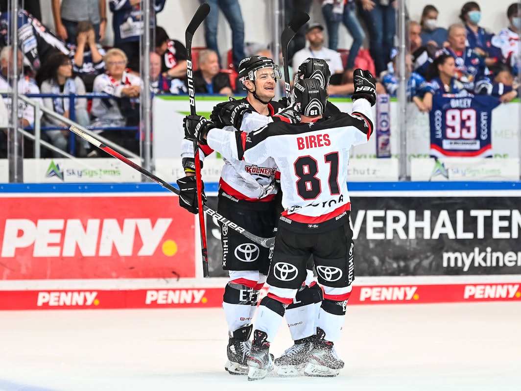 Torjubel: Andreas Thuresson 36, Kölner Haie und Moritz Müller 91