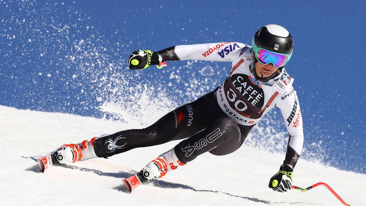 Alice Merryweather fährt einen Schwung beim Abfahrts-Training in Crans Montana