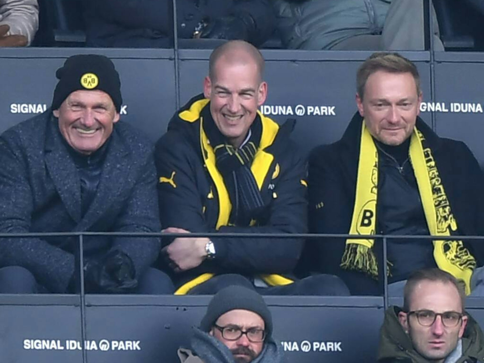 Links sitzt Hans Joachim Watzke, in der Mitte Carsten Cramer und rechts Christian Lindner.