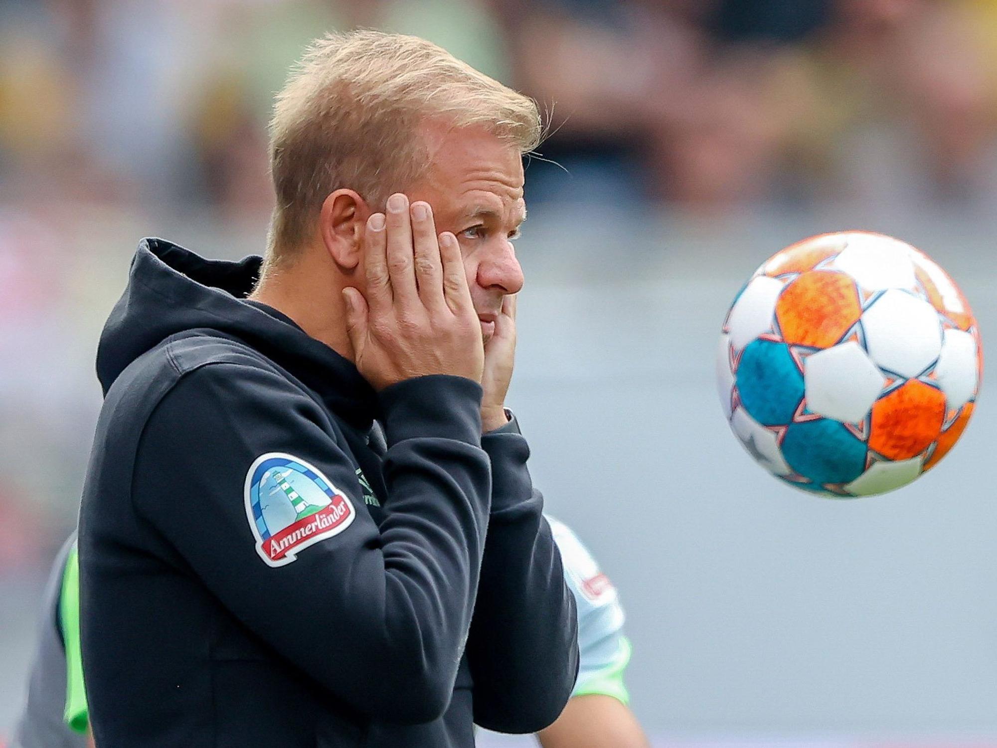 Markus Anfang (Bremen) reagiert entsetzt.