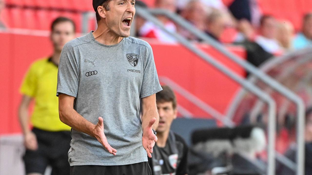 Roberto Pätzold brüllt Anweisungen aufs Feld