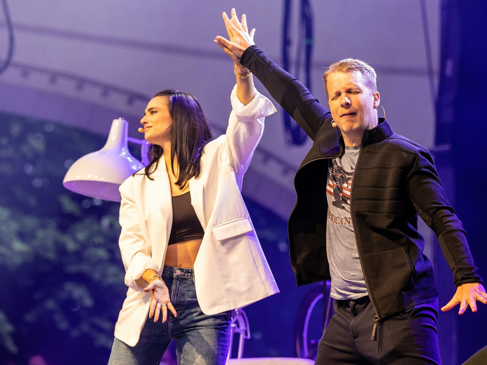 Comedian Oliver Pocher und seine Frau Amira Pocher treten mit ihrem Programm „Die Pochers“ auf der Gilde Parkbühne auf.