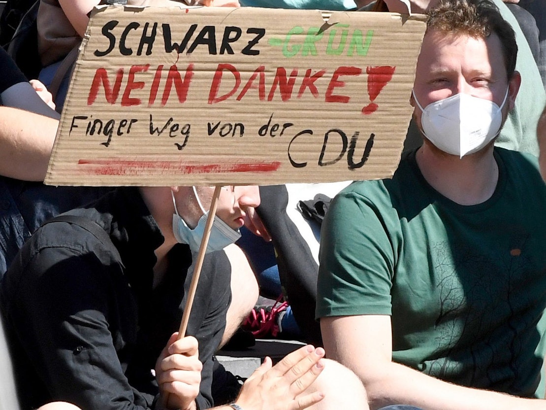 Junge Wählerinnen und Wähler am 3. September bei einem Wahlkampfauftritt der Grünen in Aachen.