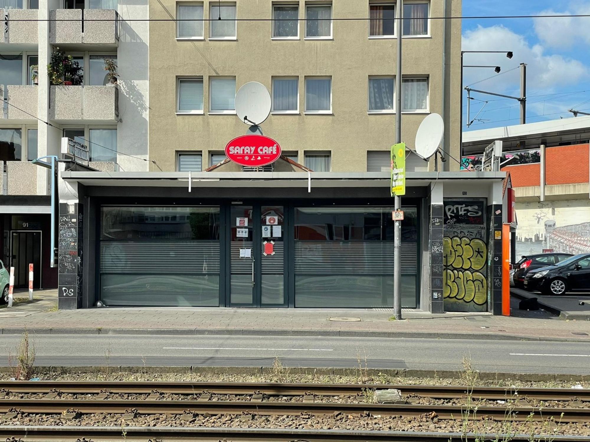 Das Saray Cafe in Köln-Ehrenfeld am Ehrenfeldgürtel.