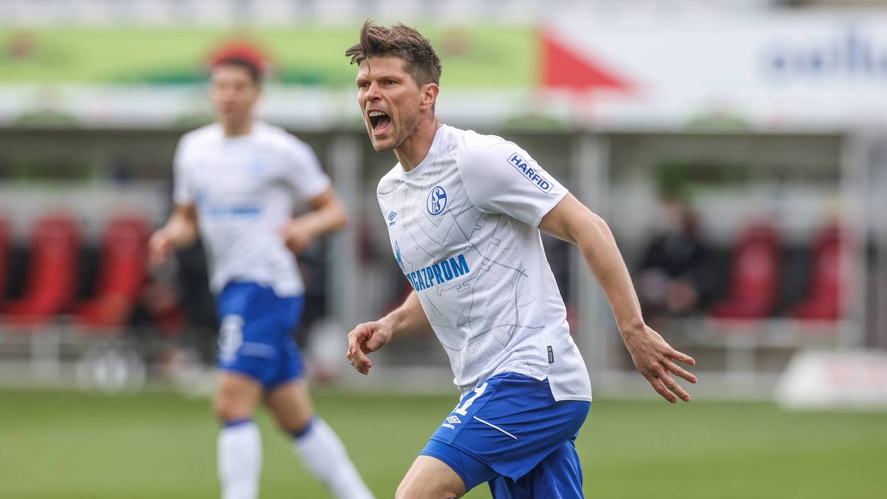 Klaas-Jan Huntelaar während des Spiels des FC Schalke 04 beim SC Freiburg.