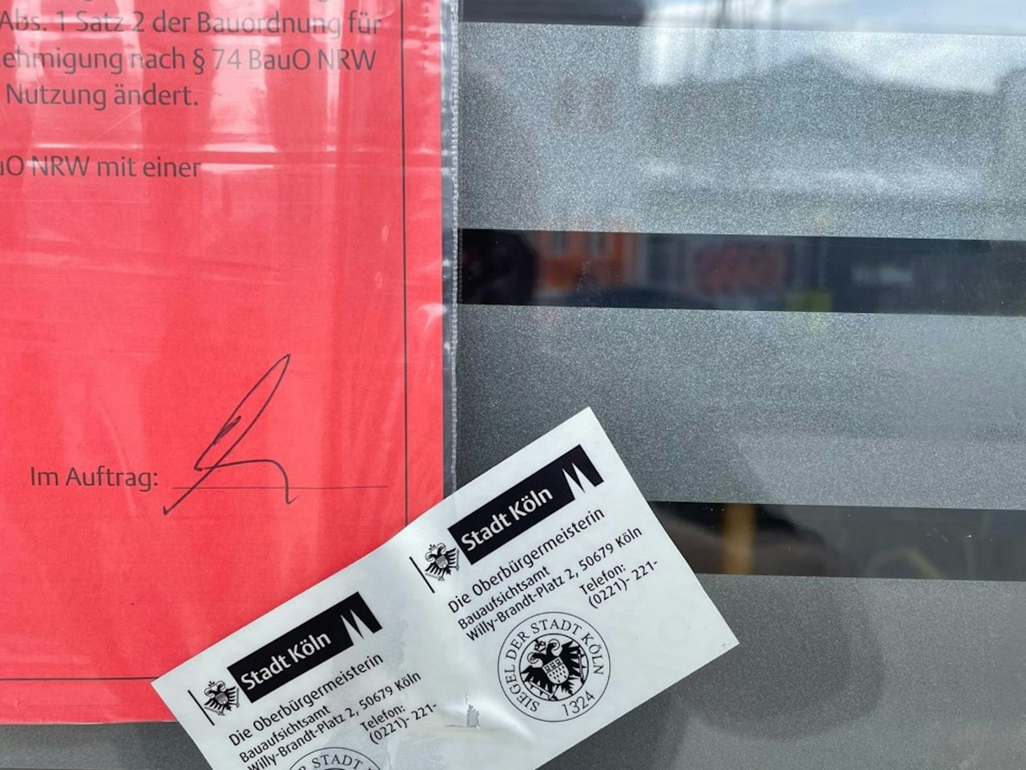 Siegel am Saray Cafe in Köln-Ehrenfeld