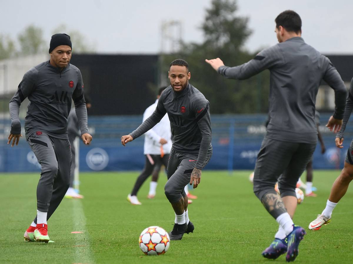 Training bei Paris St. Germain mit Lionel Messi, Neymar und Kylian Mbappé.