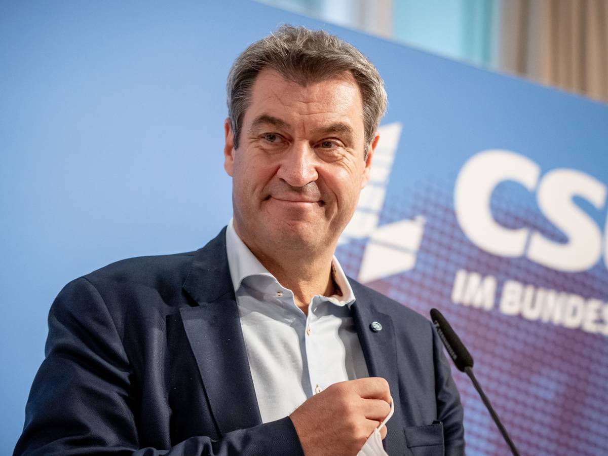 Markus Soeder, CSU-Vorsitzender und Ministerpräsident von Bayern, spricht nach der Sitzung der CSU Landesgruppe im neugewählten Bundestag.
