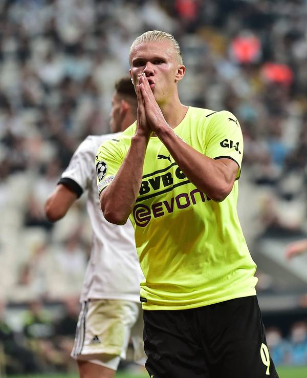 Dortmunds Erling Haaland jubelt nach seinem Tor zum 0:2 gegen Besiktas Istanbul