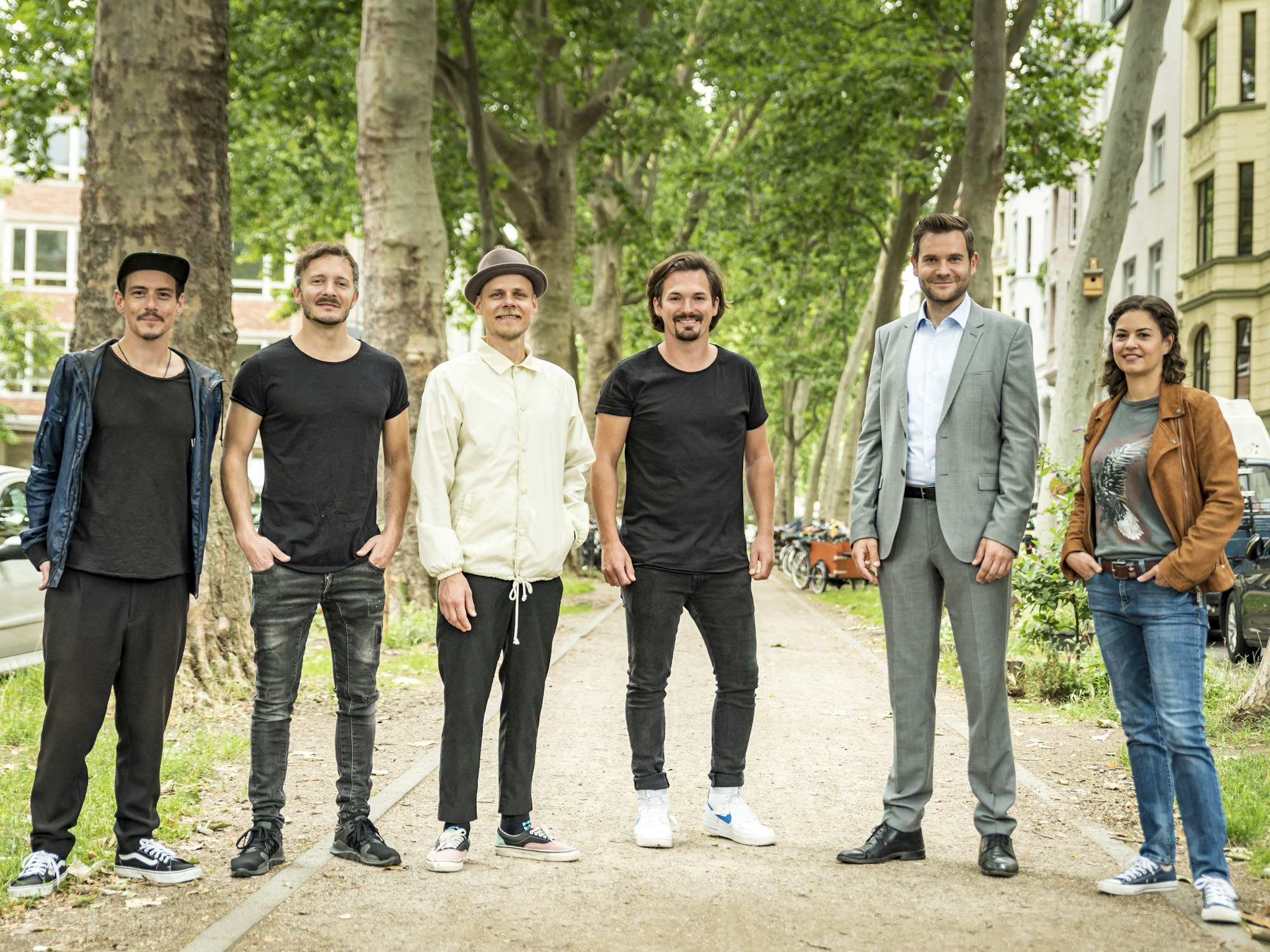 Köln: Kölner Band Cat Ballou mit den Darstellern Lukas Piloty und Tatjana Kästel bei Dreharbeiten für das ZDF